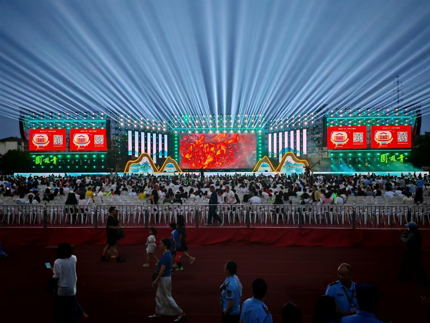 ZSOUND Mang đến Âm thanh Xuất sắc cho Buổi hòa nhạc Lớn tại Sân vận động Trường Trung học Qianjiang