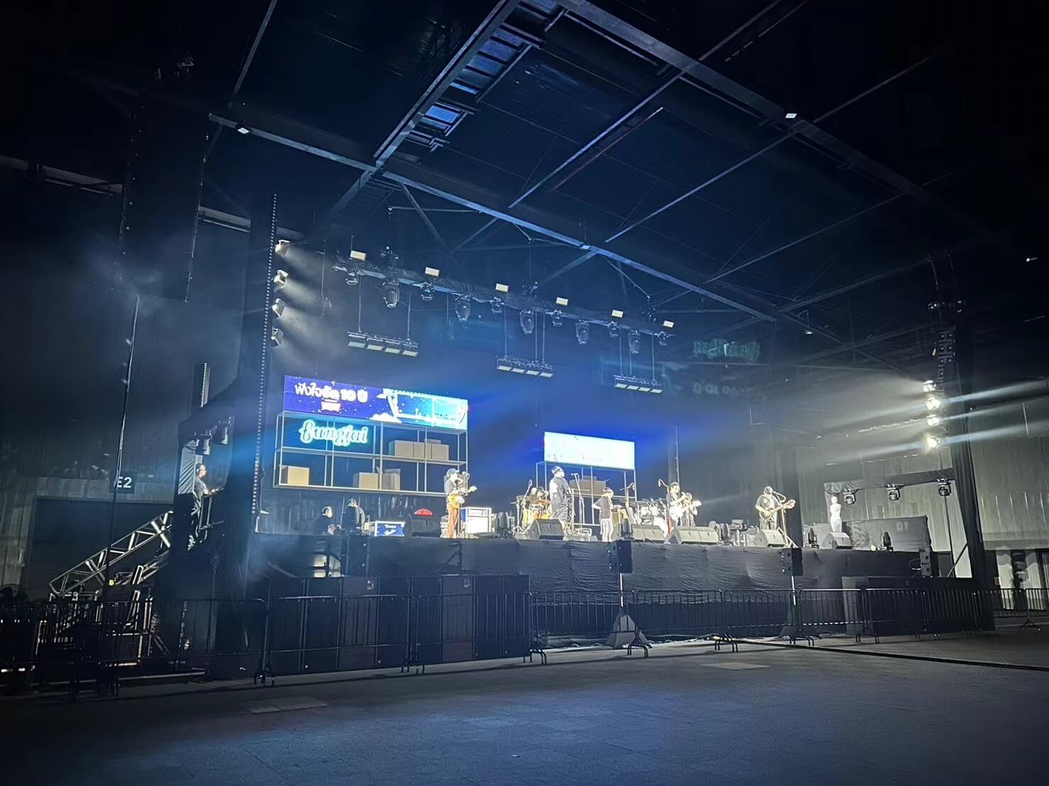 Hệ thống Line Array và Loa siêu trầm ZSOUND tại sự kiện 10 năm của Fangjai ở Thái Lan