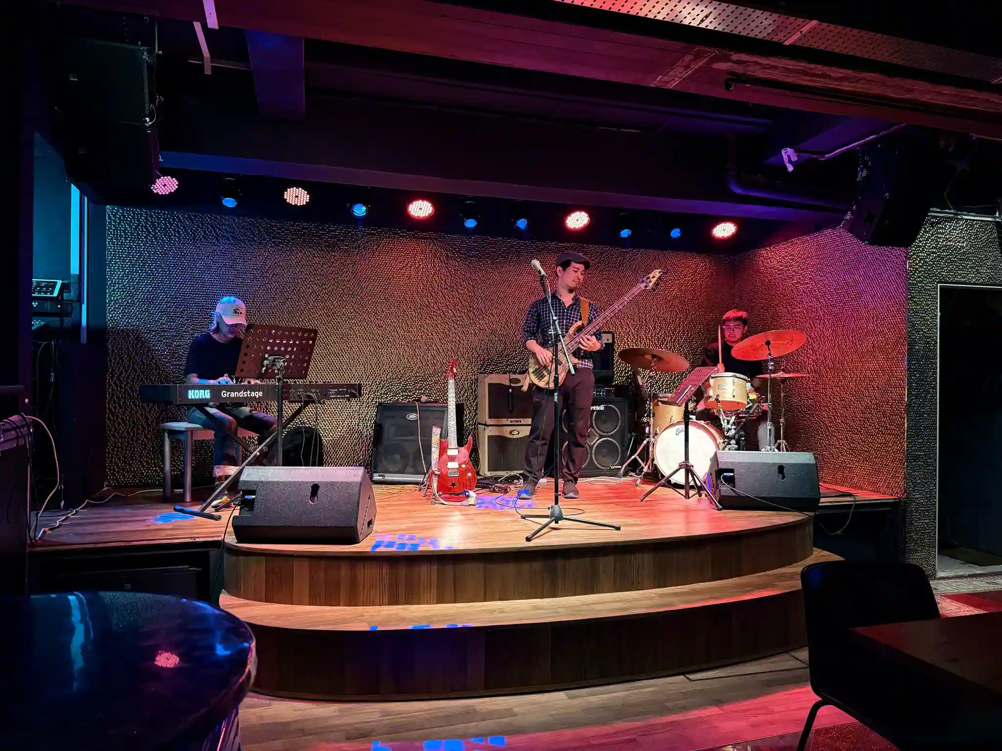 ZSOUND Cung cấp Sức mạnh cho Sự kiện "Liveband" tại Quán bar ở Singapore